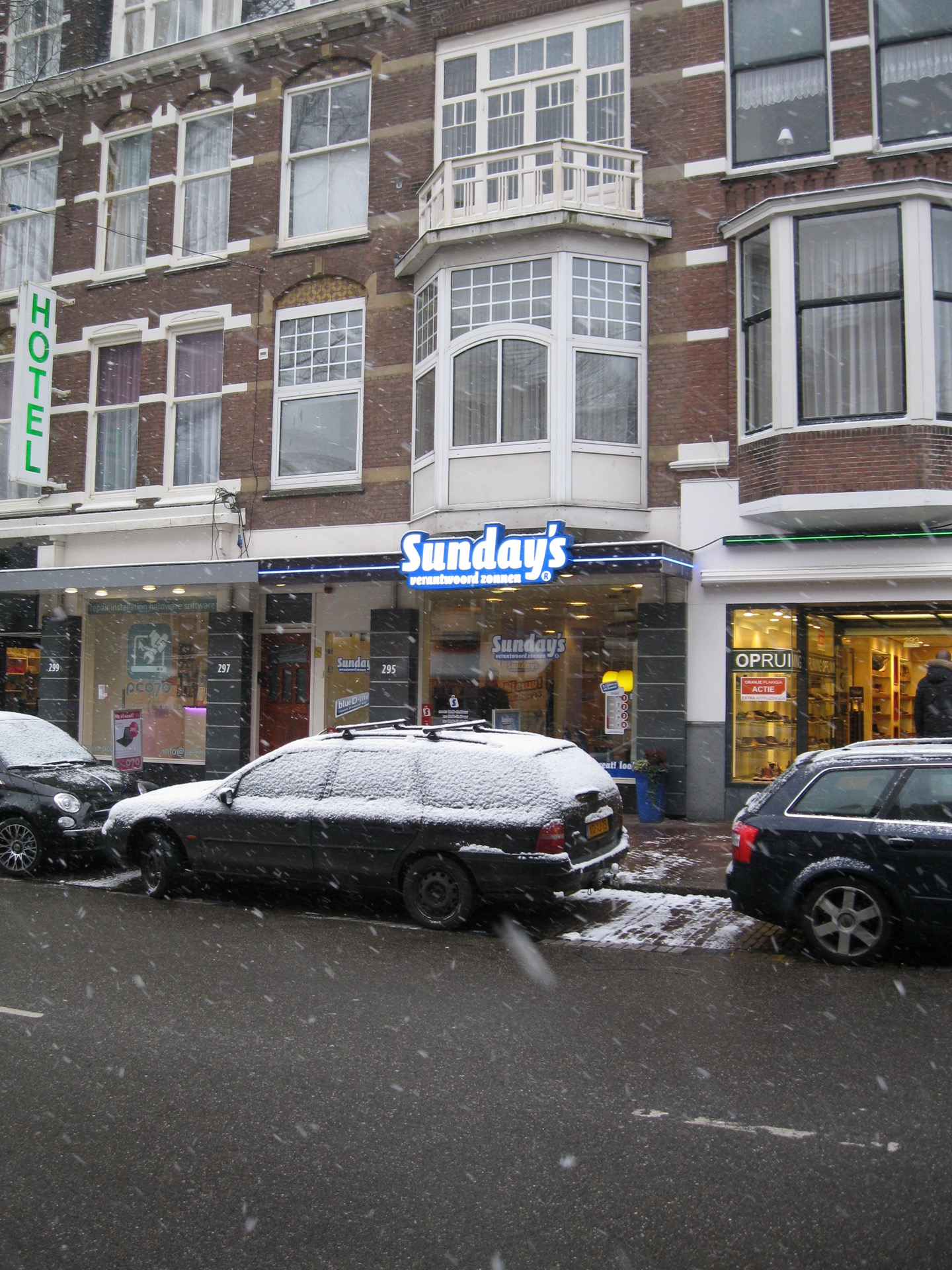 Lichtreclame Sunday's Nederland | Den Haag