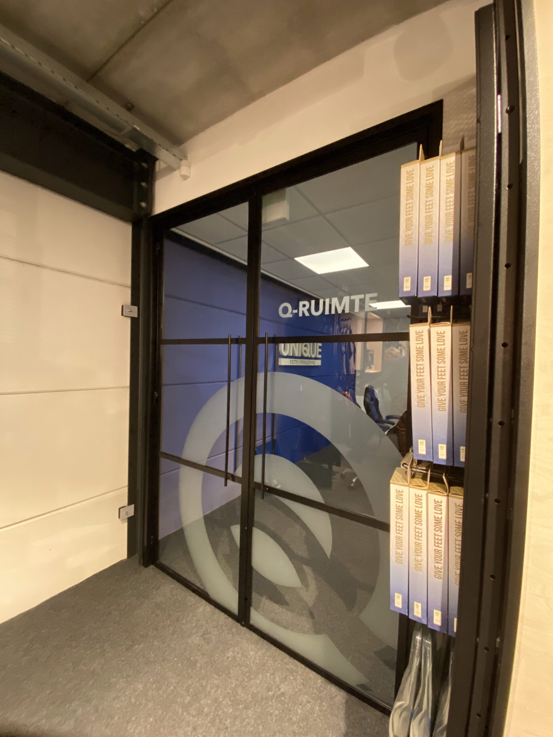 Raambelettering Unique bedrijfskleding Bodegraven